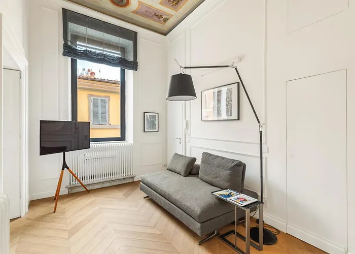 Charm And Elegance By The Spanish Steps Apartment Rom