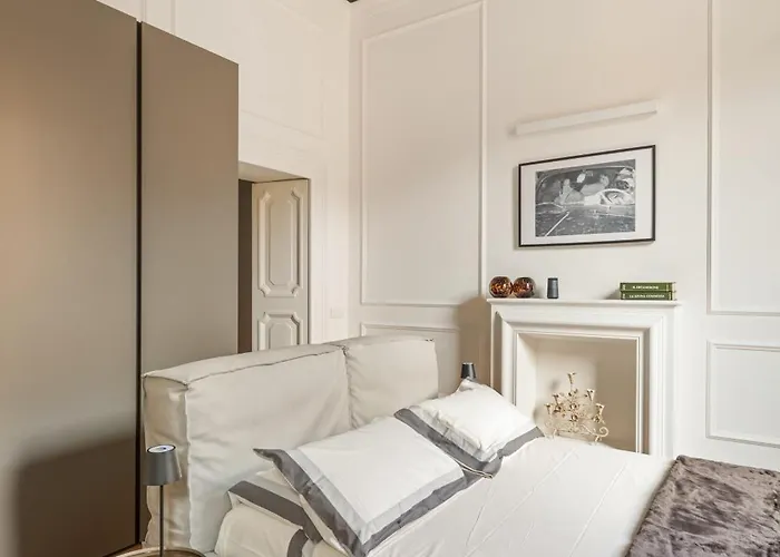 Charm And Elegance By The Spanish Steps Rom