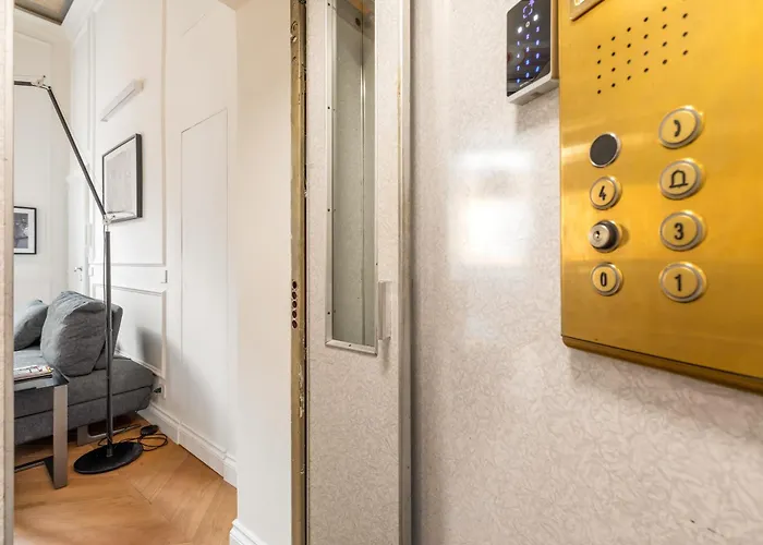 Charm And Elegance By The Spanish Steps Apartment Rom